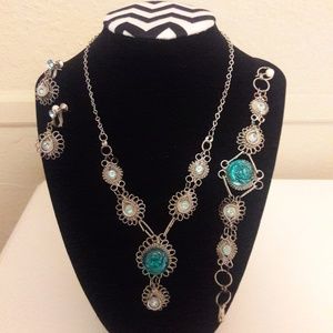 VINTAGE NECKLACE/BRACELET/EARRINGS GOLD FILIGREE